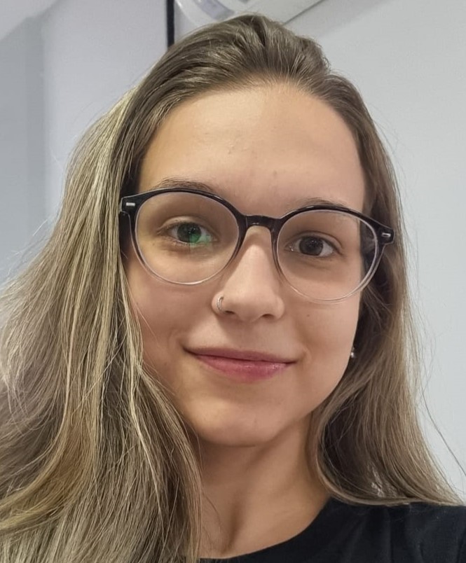 Laura Oliveira